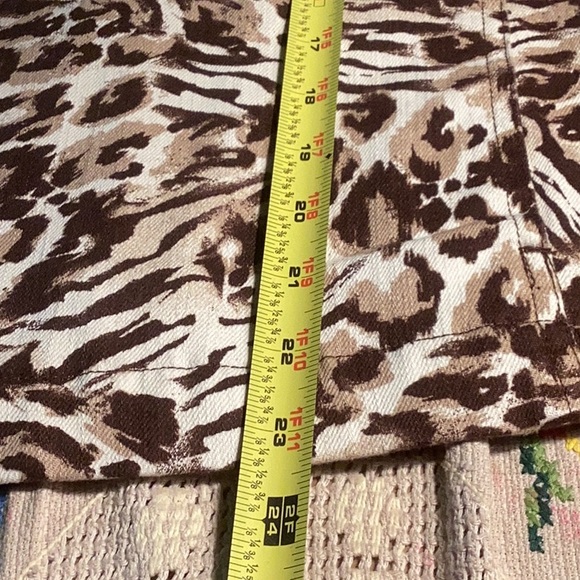 Chico's Brown and White Leopard Print Blazer Relaxed Fit - Picture 8 of 10